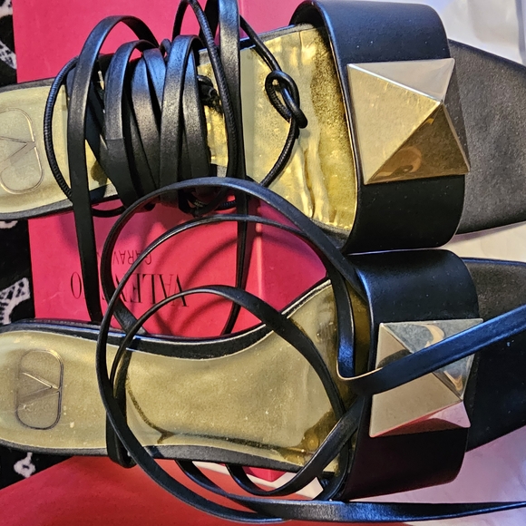 Valentino Garavani Black Women's Sandals - Picture 5 of 7